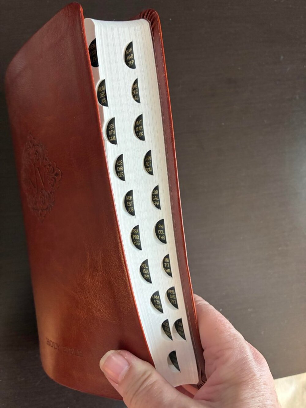 NEW and unused King James bible in large print with thumb indexes - Picture 7 of 7